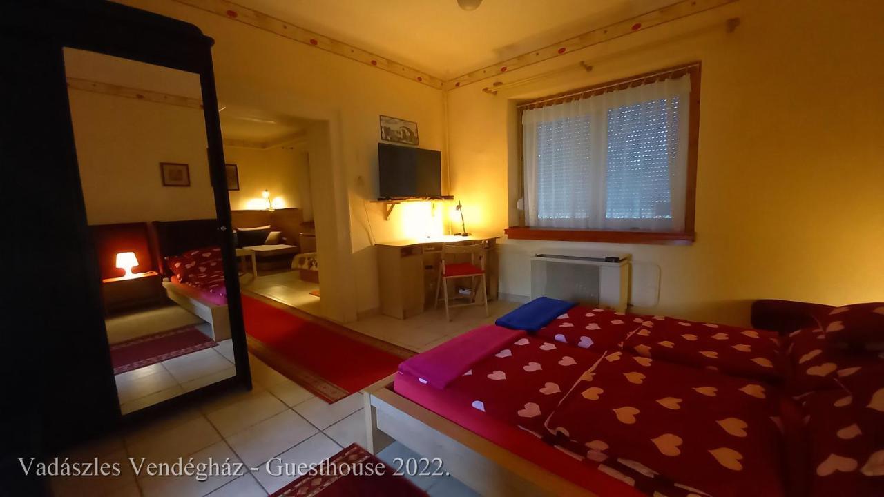 Vadaszles Vendeghaz Bukkszentmarton 外观 照片