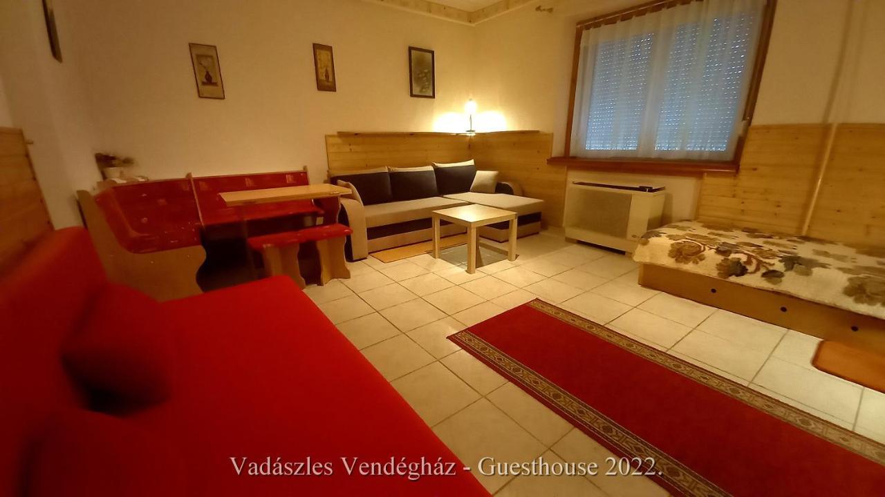 Vadaszles Vendeghaz Bukkszentmarton 外观 照片