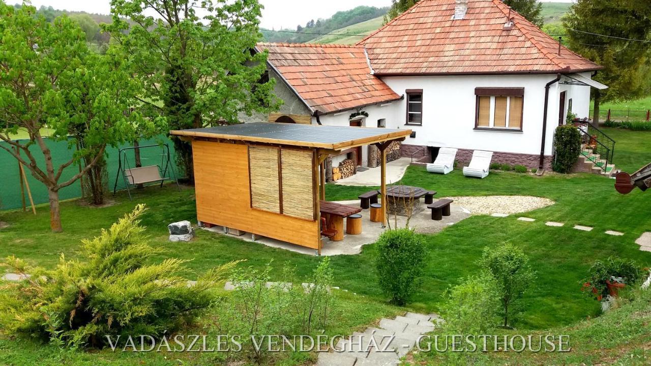 Vadaszles Vendeghaz Bukkszentmarton 外观 照片